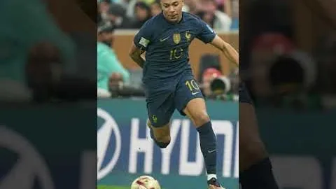 绝地反击！查尔顿球迷见证神奇回旋镖，激昂合唱却遭遇惊天绝杀瞬间！